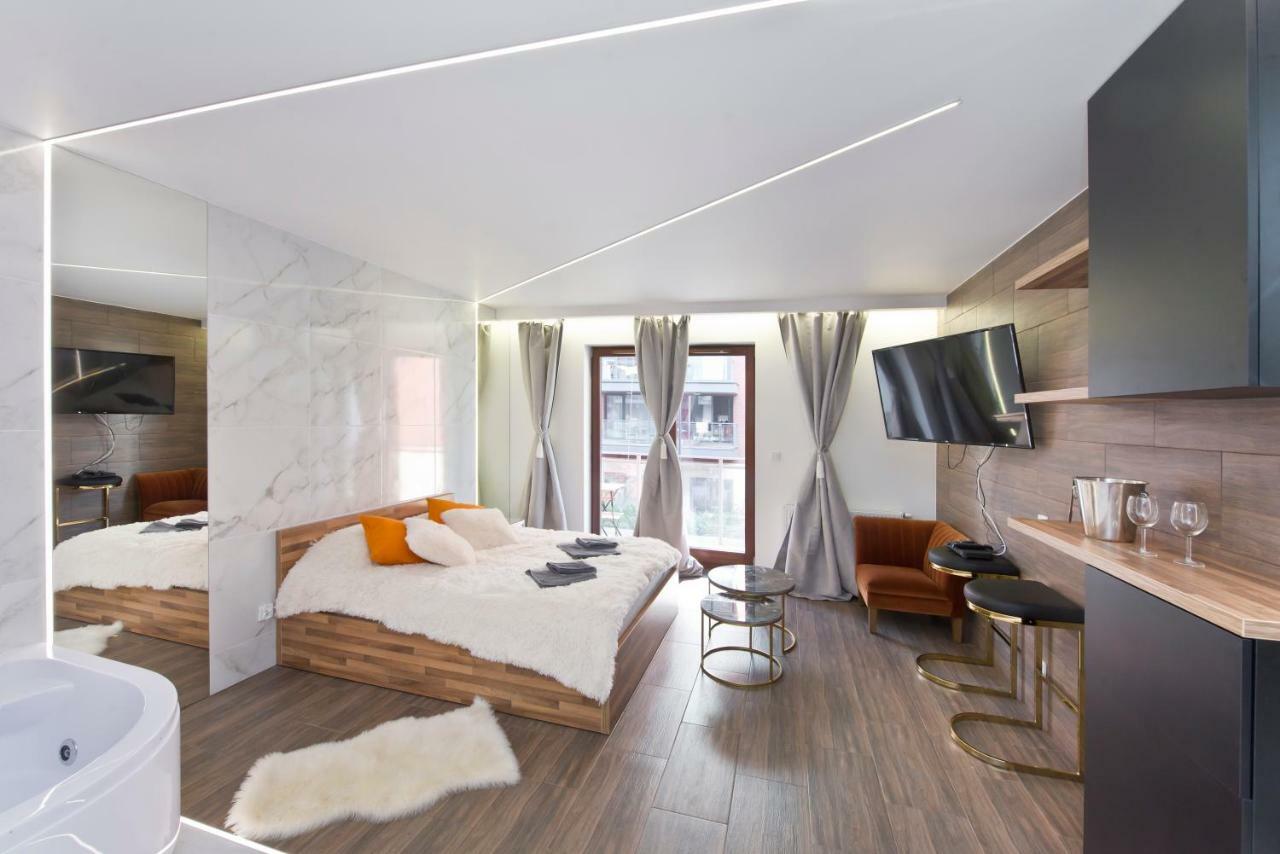 Yourapart Chmielna Park Exclusive Z Wanna Wolnostojaca Lub Jacuzzi Lägenhet