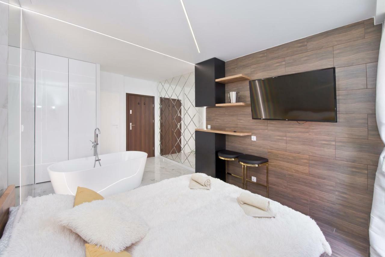 Yourapart Chmielna Park Exclusive Z Wanna Wolnostojaca Lub Jacuzzi * Gdańsk